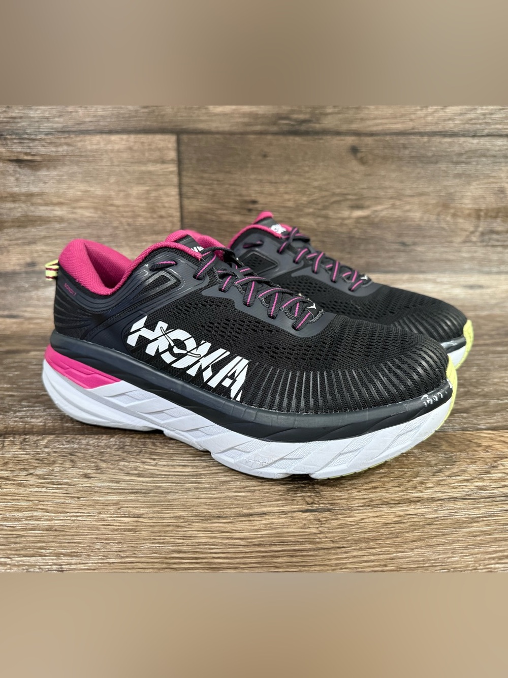 Hoka One One Bondi 7 Womens Size 9.5 in black/blue graphite/fuscia